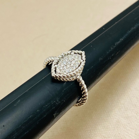EUC Roberto Coin 18k Twisted White Gold Marquise Shaped Pave Diamond Ring - Picture 11 of 17